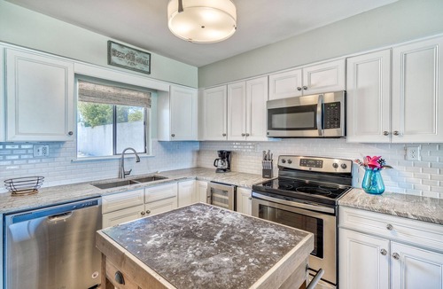 Seacrest House | Wake Up to the Waves at this Cozy Gulf-Front Escape Near Alys & Rosemary Beaches