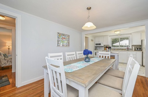 Harwich Port House | Walk to association beach and town, AC, WiFi