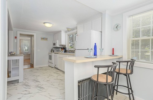 Harwich Port House | Walk to association beach and town, AC, WiFi