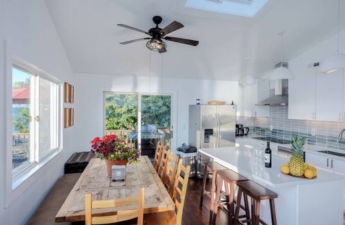 Sound Beach House | Waterfront Beach House w/Water Views on The North Shore Long Island. 4 BRs 2BRs