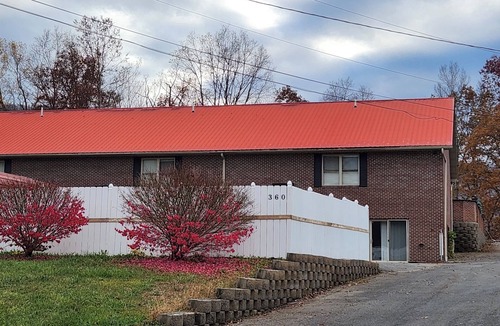 Green Valley Apartment | White Oak Lodge Guest House- Suite A