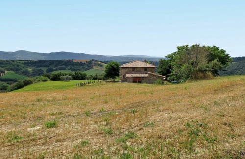 Bagnoregio Villa | Wonderful private villa for 12 people with WIFI, pool, TV, patio, pets allowed and parking