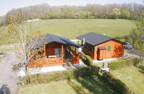 Lons-le-Saunier Ski Chalet | ZEcamping 4* familial animaux acceptés avec piscine et soirées animées