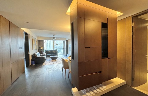 Downtown Shanghai Apartment | ZHome-Luxury Three bedroom Suite-Near the Bund