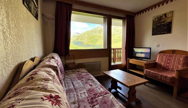 150m from shops, floor -3, balcony, tv, ski locker, 35m², Les Menuires