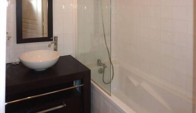 200m from shops, 1st floor, view valley, swimming pool, sauna, hammam, balcony, ski locker, 33m²