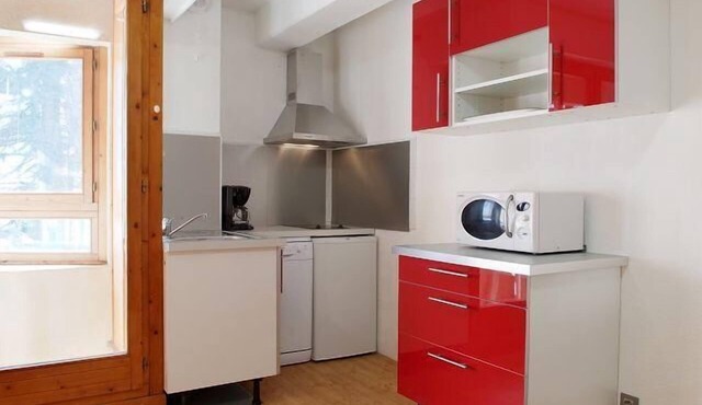 50m from resort center, 1st floor, view village, balcony, 26m², Brides Les Bains
