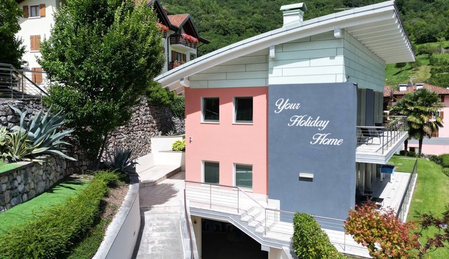 A 5 minuti dal Lago di Tenno, spaziosa villa con piscina vista Lago di Garda