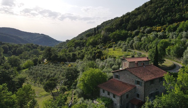A charming comfortable traditional residence for an exclusive stay near Florence