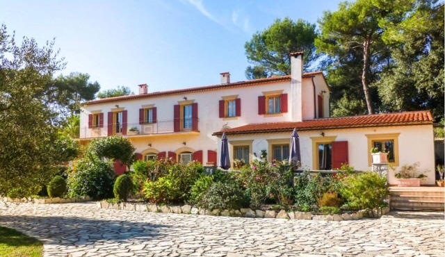 🌿 A Hidden Paradise Between Nice and Villefranche