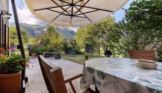 Antico Casolare di Alice with Fireplace and Garden near Molveno