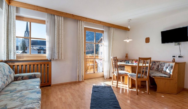 Apartment '2' with Mountain View, Shared Garden and Wi-Fi
