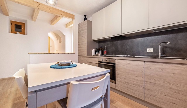 Apartment 'Appartamento Monti E Laghi' with Mountain View, Balcony and Wi-Fi