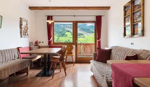 Apartment 'Paracia App La Vedla' with Sea View, Shared Garden and Wi-Fi
