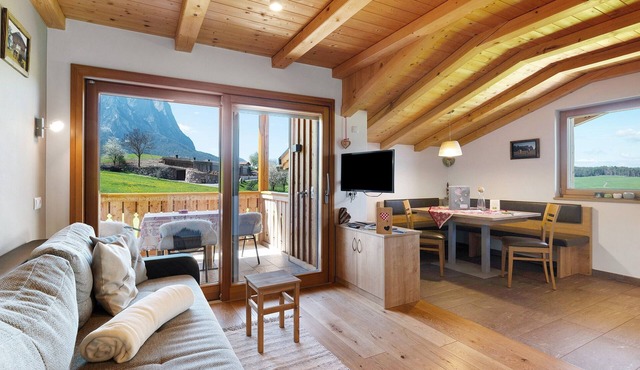 Apartment 'Schererhof Abendrot' with Mountain View, Private Terrace and Wi-Fi