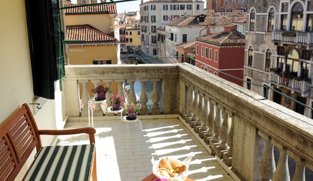 Apartment with terraces in Venice