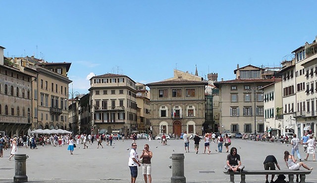 Attic with views in Piazza Santa Croce