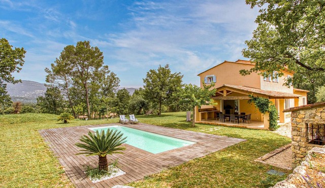 Awesome home in Fayence