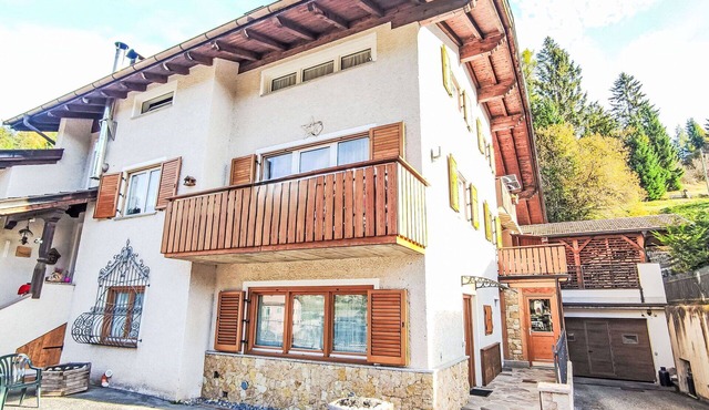 Beautiful apartment for 6 guests with hot tub, WIFI, TV and pets allowed