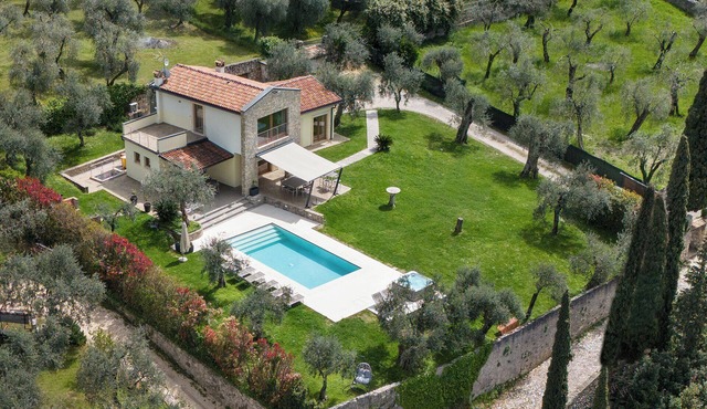 BEAUTIFUL VILLA WITH ALL THE COMFORTS