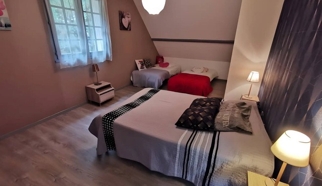 Bed and Breakfast 'Chambre Quadruple' with Shared Pool, Shared Terrace and Wi-Fi