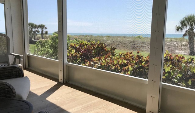 Breathtaking Views, Venice Island Gulf Front Condo, Green Clean.