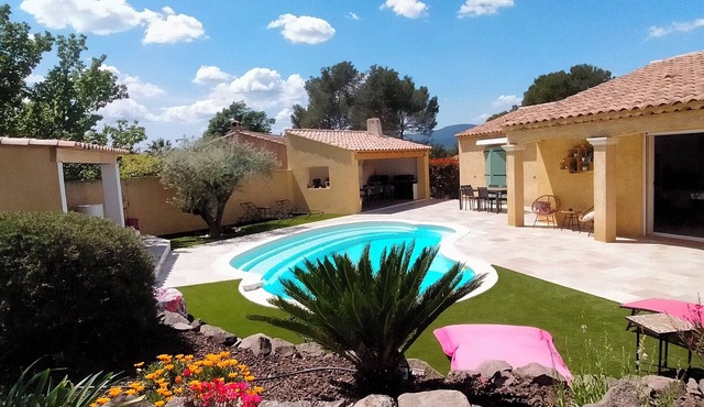 Côte D'azur, Villa Avec Piscine, Proche de Hyères les Palmiers. 4 Chambres