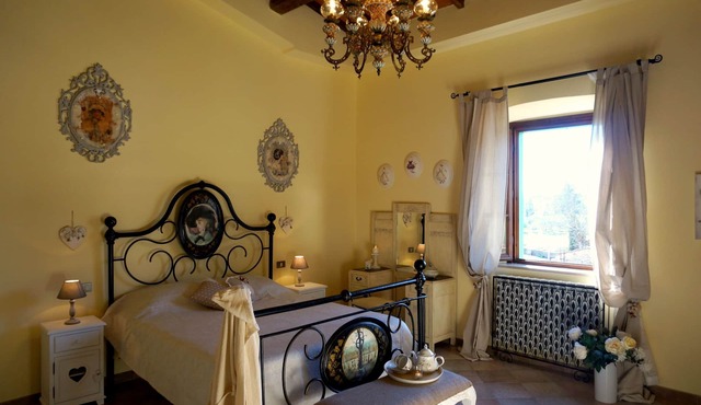 "Casa Bella Vista" Medieval tuscan apartment -family/group friendly near Pisa