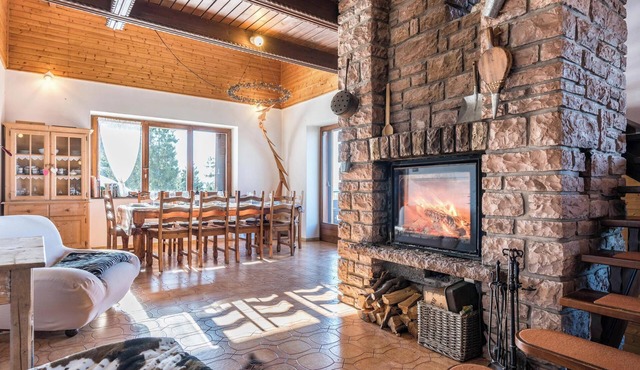Chalet The Lodge Monte Bondone close to Ski Slopes with Mountain Views and Sauna