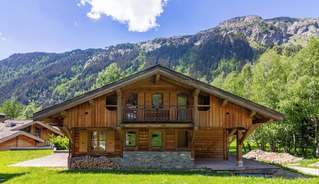 Chalets Bonheur 6BR Sauna Sleeps 10, Argentière (Chamonix), France