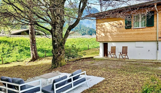 Charming Alpine Chalet in Rougemont