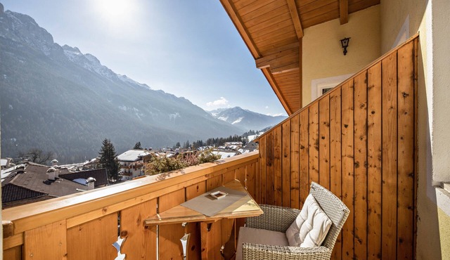 Charming Apartment “Majon d’Aisciuda Sella” with Mountain View
