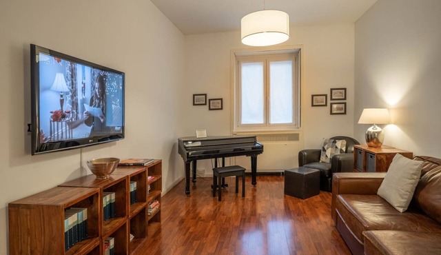 Comfortable tastefully furnished apartment in a strategic position