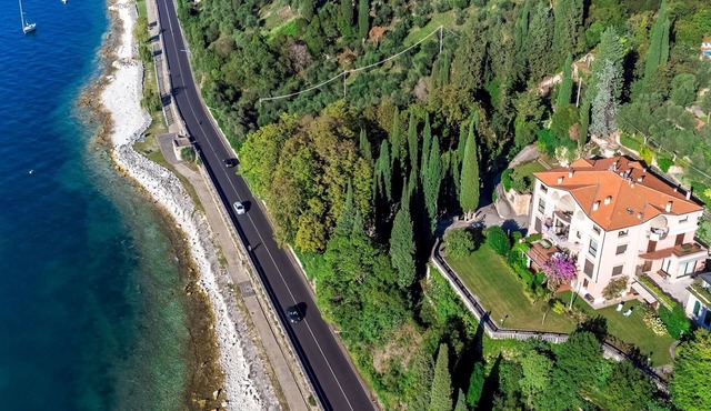 Corazza 6+1, Emma Villas