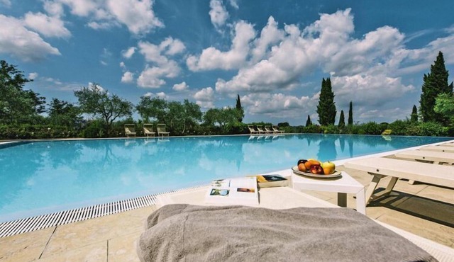 Country House in Tuscany with Pool