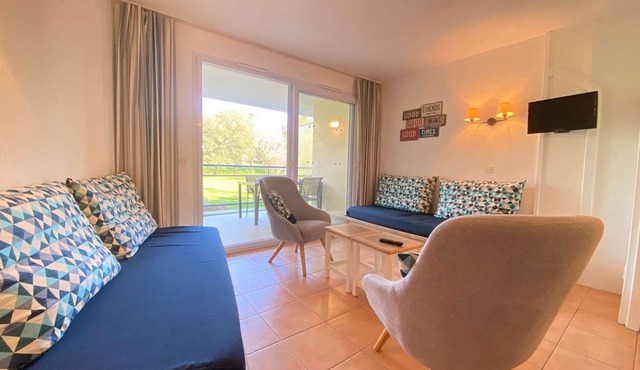 Cozy 2-room apartment with terrace, pools, and parking near the beach in La Baule
