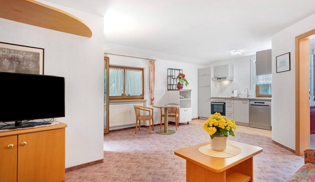 Das Bergland – Jaufen Apartment with Covered Panoramic Terrace and Mountain Views