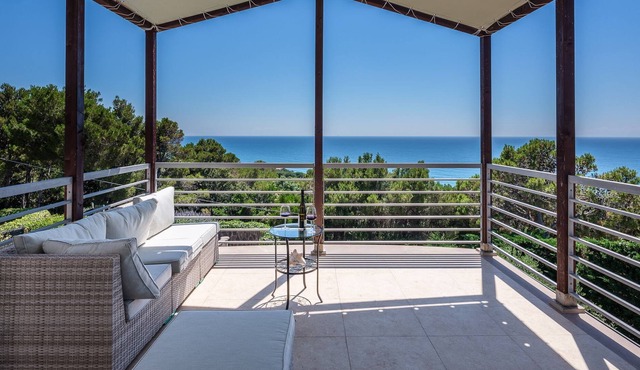 DELICIOUS VILLA WITH PANORAMIC SEA VIEW