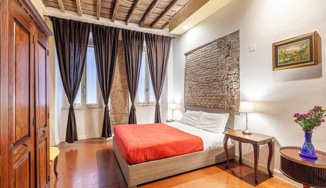 Elegant Apartment in Trastevere – Historic Center, A/C, Wi-Fi & Netflix