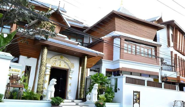 Executive Triple Haven | Stylish & Spacious Stay