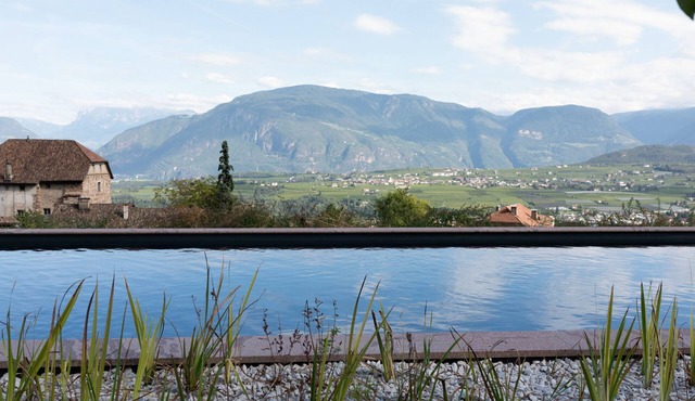Historic residence in the middle of the vineyard