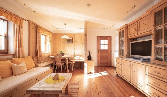 Holiday Apartment "Himmelschlüssel" with Mountain View, 2 Private Terraces & Wi-Fi