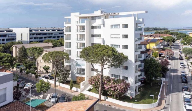 Holiday flat with air conditioning and balcony