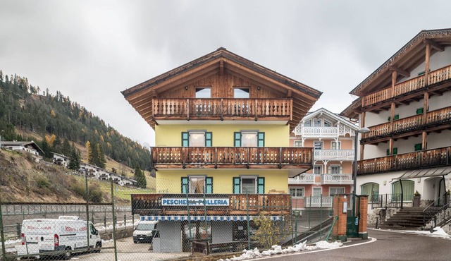 Holiday Home 'Casa Rossetti Big' with Mountain View, Balcony and Wi-Fi