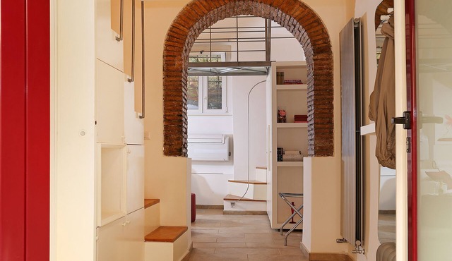 IN THE HEART OF ROME AT WALKING DISTANCE FROM MONUMENTS AND TOURIST ATTRACTIONS