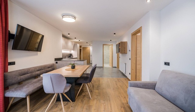 'Kuenz Dolomites Apartment 5' with Mountain View, Garden & Wi-Fi