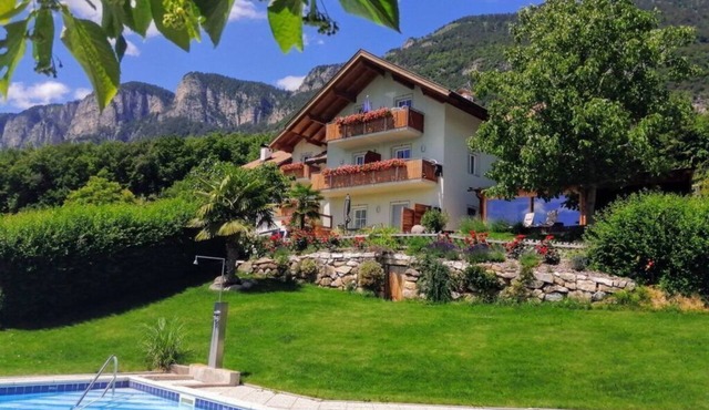 Lovely holiday home with pool
