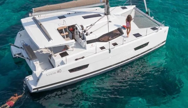 Luxurious 40' Sailing Yacht located in a beautiful resort! VRBO NEW OFFER!