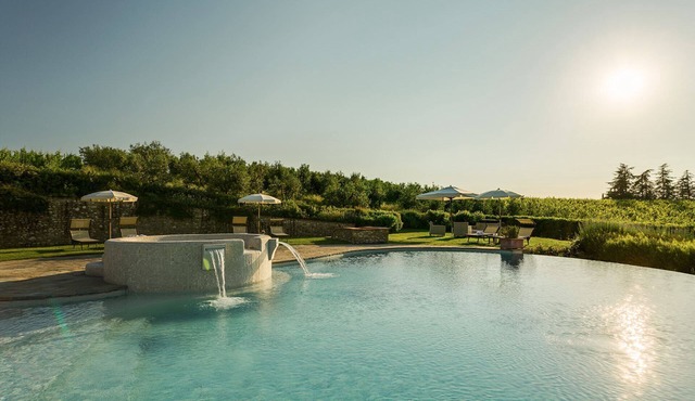 Luxury Villa 20 beds. Pool, jacuzzi, wellness area