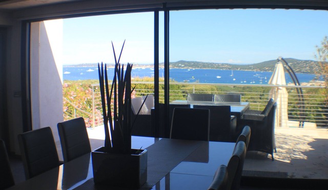 Magnificent panoramic view of the entire Gulf of St-Tropez